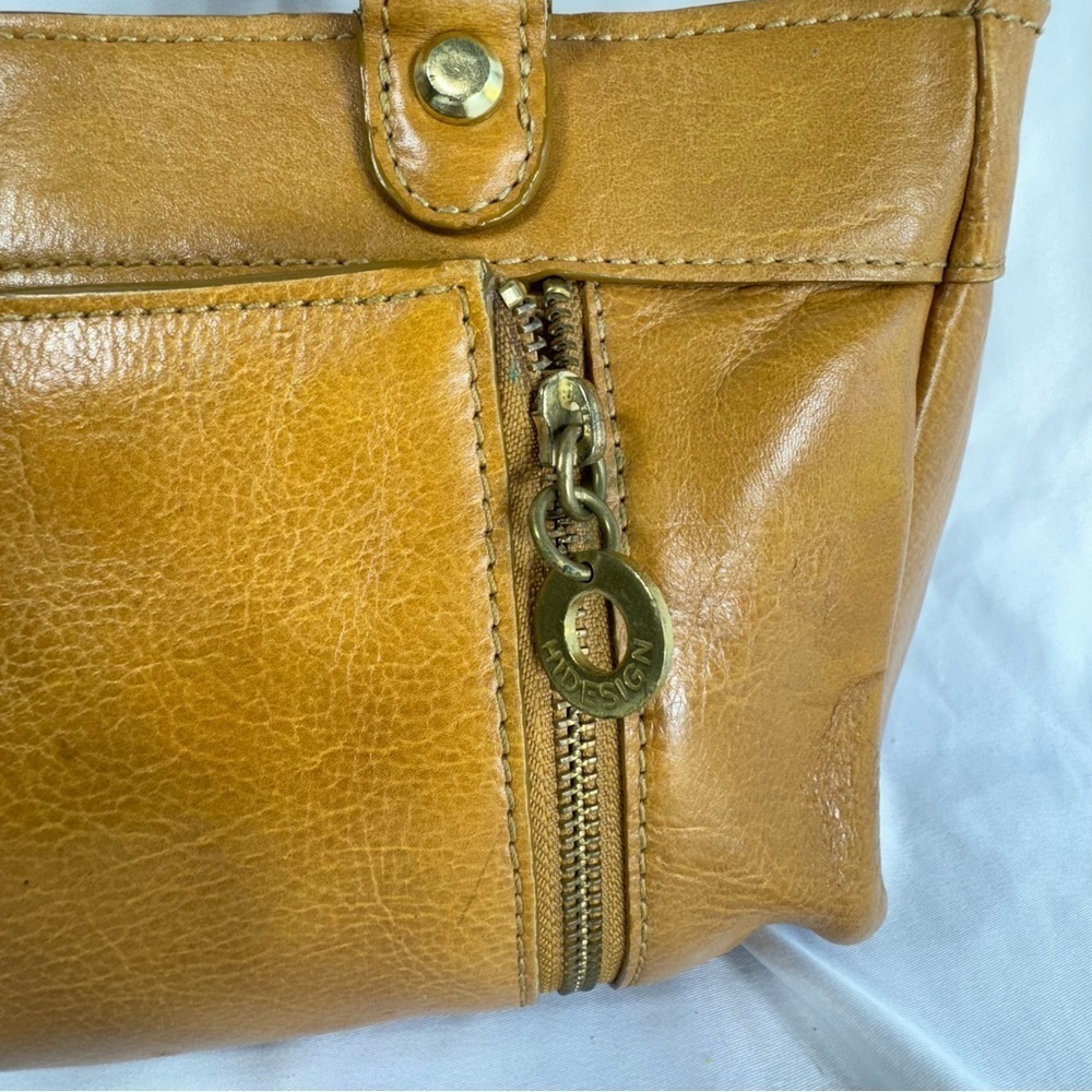 Hidesign Camel Colored Leather Zipper Front Handbag - Picture 5 of 10